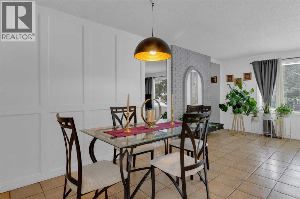 60 Dalhurst Way Nw, Calgary, Alberta  T3A 1N7 - Photo 8 - A2300689