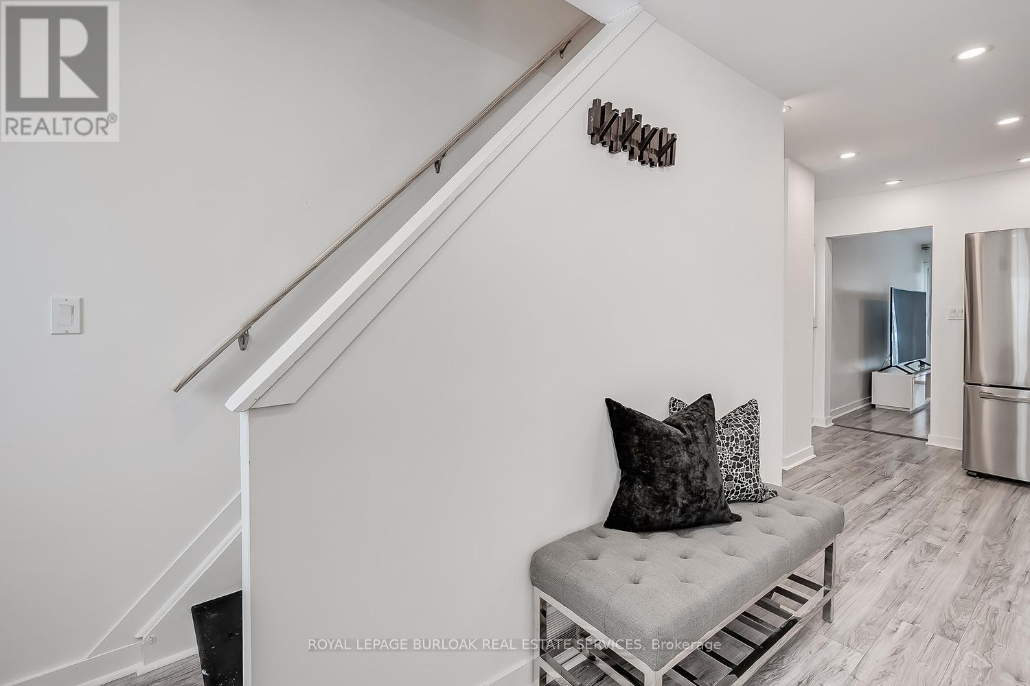 173 London Street N, Hamilton, Ontario  L8H 4C1 - Photo 2 - X12703268