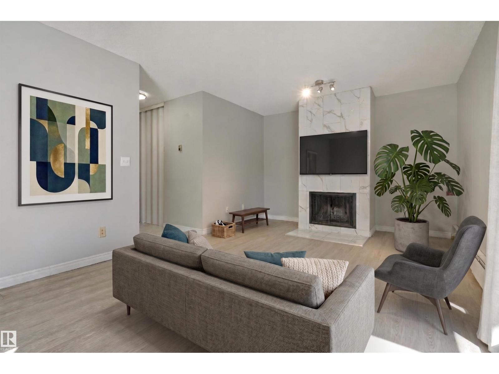 #113 10838 108 St Nw, Edmonton, Alberta  T5H 3A6 - Photo 3 - E4481536