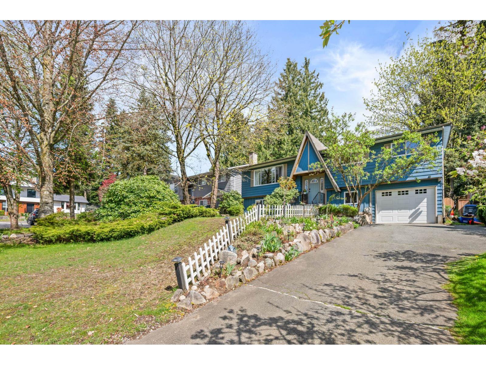 5866 179a Street, Surrey, British Columbia  V3S 4K3 - Photo 2 - R3112035