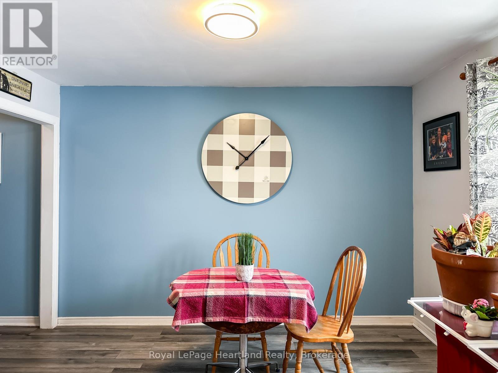 21 St Charles Place, Huron East, Ontario  N0M 1L0 - Photo 11 - X13012300