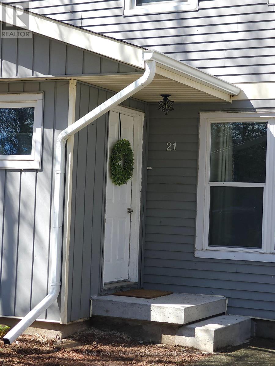 21 St Charles Place, Huron East, Ontario  N0M 1L0 - Photo 34 - X13012300