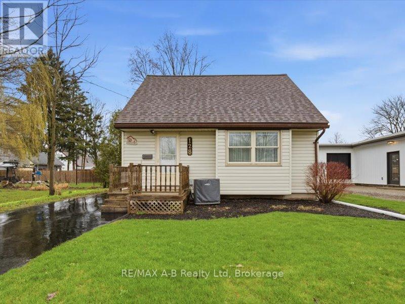 128 Louise Street S, Stratford, Ontario  N5A 2E5 - Photo 3 - X13012394