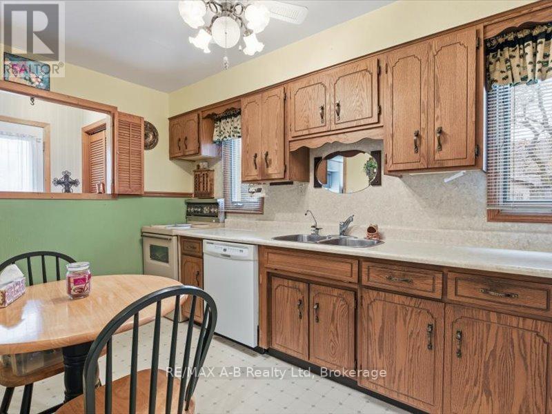 128 Louise Street S, Stratford, Ontario  N5A 2E5 - Photo 9 - X13012394