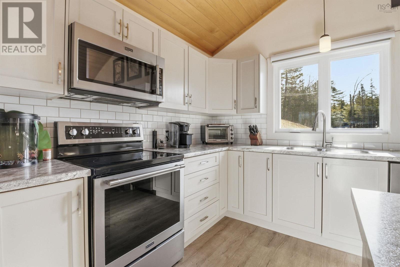 253 Meek Arm Trail, East Uniacke, Nova Scotia  B0N 1Z0 - Photo 10 - 202607786