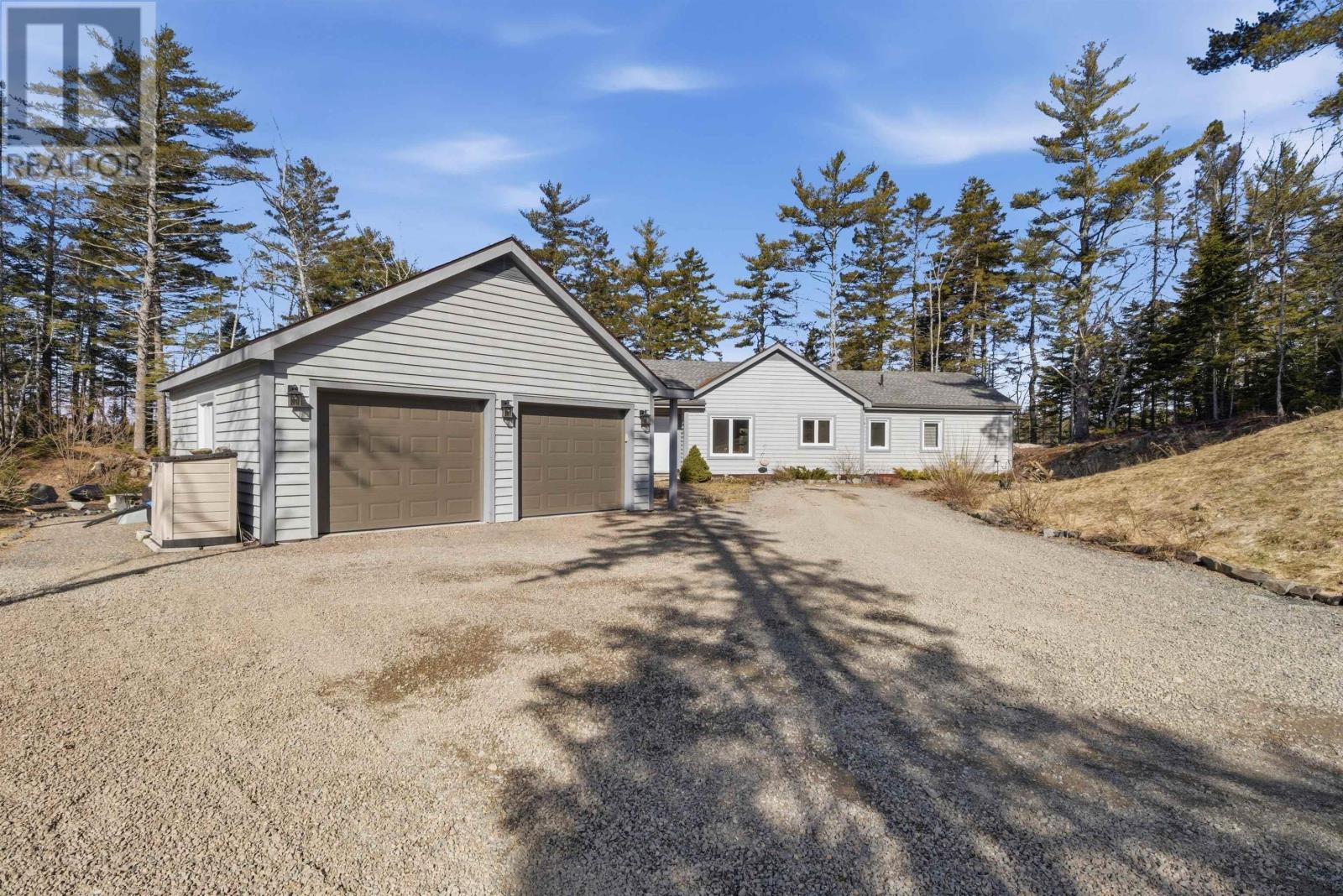 253 Meek Arm Trail, East Uniacke, Nova Scotia  B0N 1Z0 - Photo 2 - 202607786