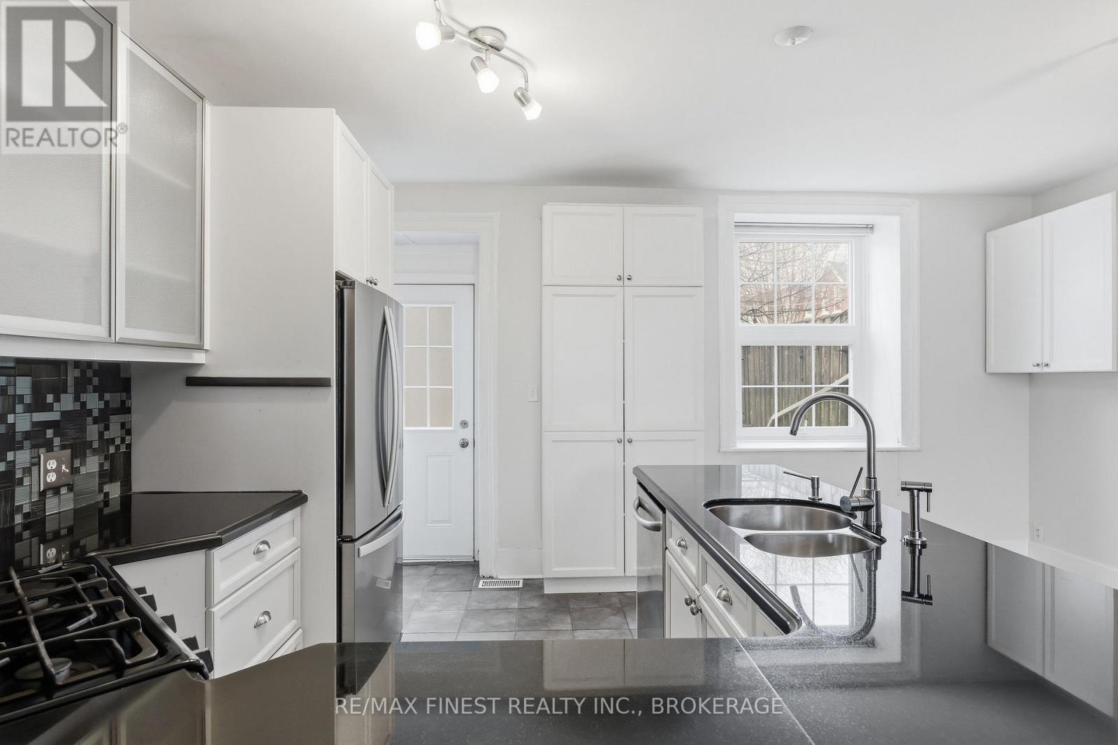 110 Yonge Street, Kingston, Ontario  K7M 1E7 - Photo 12 - X13012370