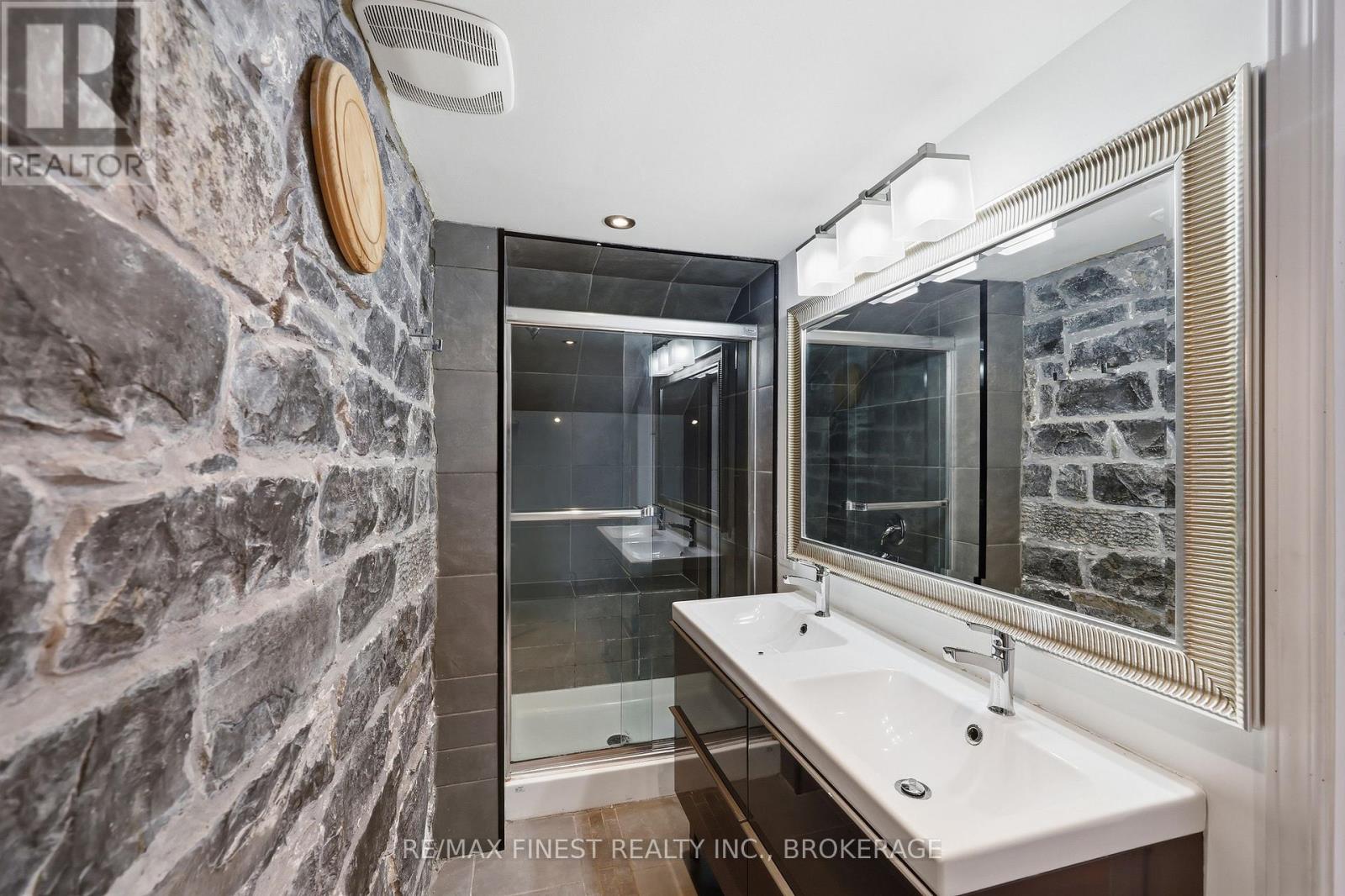 110 Yonge Street, Kingston, Ontario  K7M 1E7 - Photo 33 - X13012370