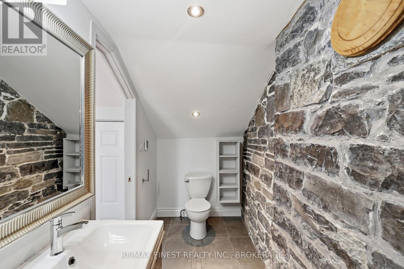 110 Yonge Street, Kingston, Ontario  K7M 1E7 - Photo 34 - X13012370