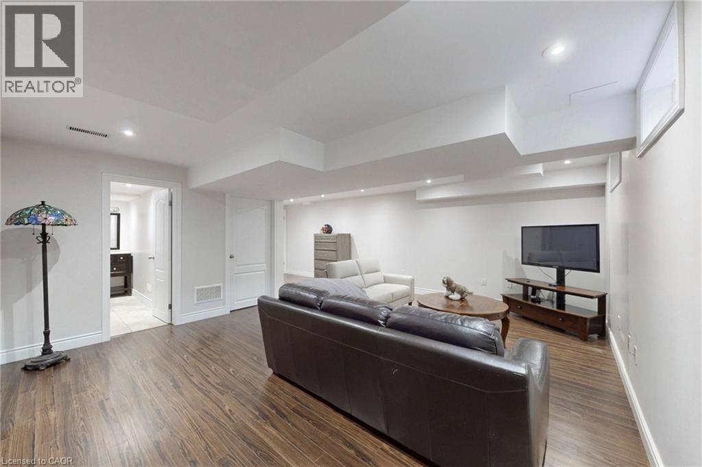 34 Forest Valley Crescent, Dundas, Ontario  L9H 0A7 - Photo 38 - 40821797