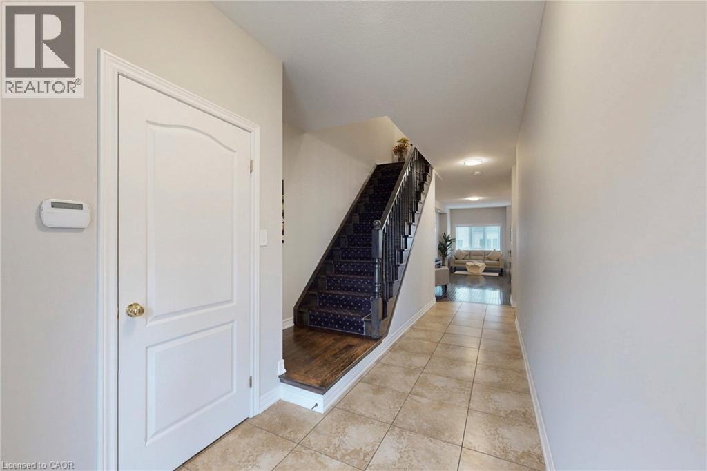 34 Forest Valley Crescent, Dundas, Ontario  L9H 0A7 - Photo 5 - 40821797