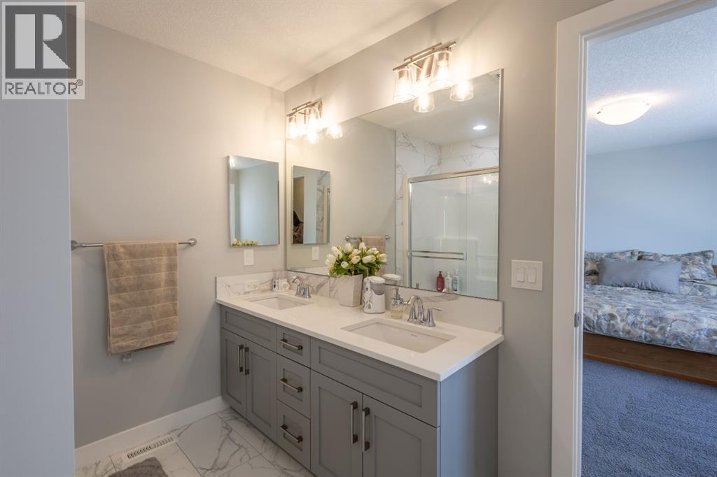 301 Crestmont Drive Sw, Calgary, Alberta  T3B 6G9 - Photo 27 - A2298416