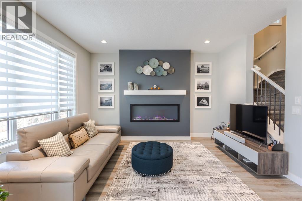 301 Crestmont Drive Sw, Calgary, Alberta  T3B 6G9 - Photo 10 - A2298416