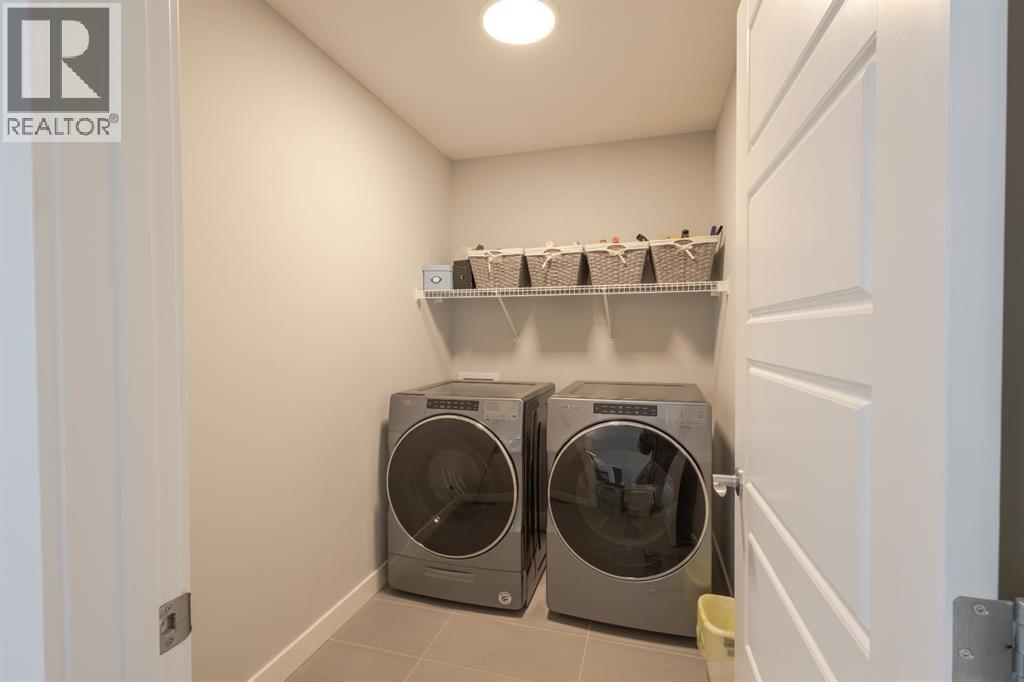 301 Crestmont Drive Sw, Calgary, Alberta  T3B 6G9 - Photo 31 - A2298416