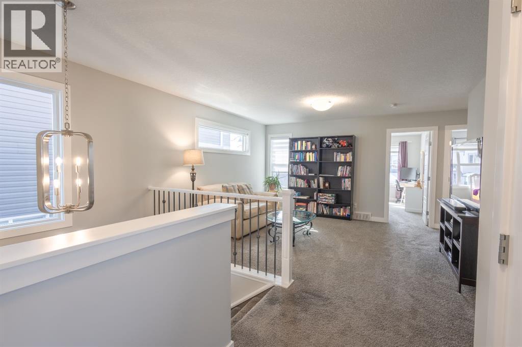 301 Crestmont Drive Sw, Calgary, Alberta  T3B 6G9 - Photo 18 - A2298416