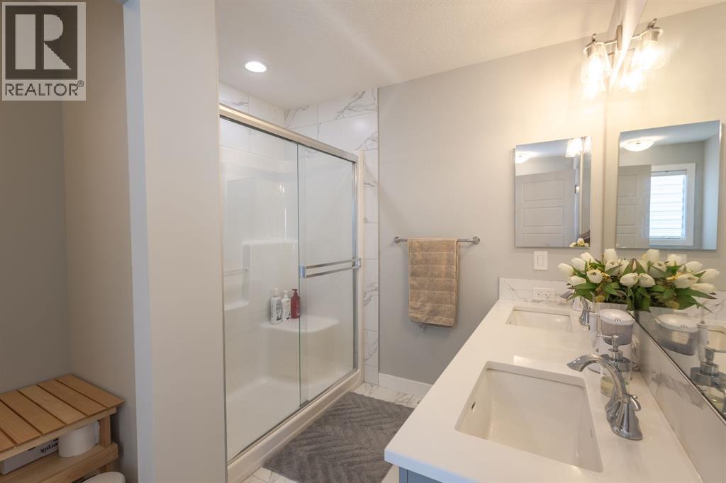 301 Crestmont Drive Sw, Calgary, Alberta  T3B 6G9 - Photo 28 - A2298416