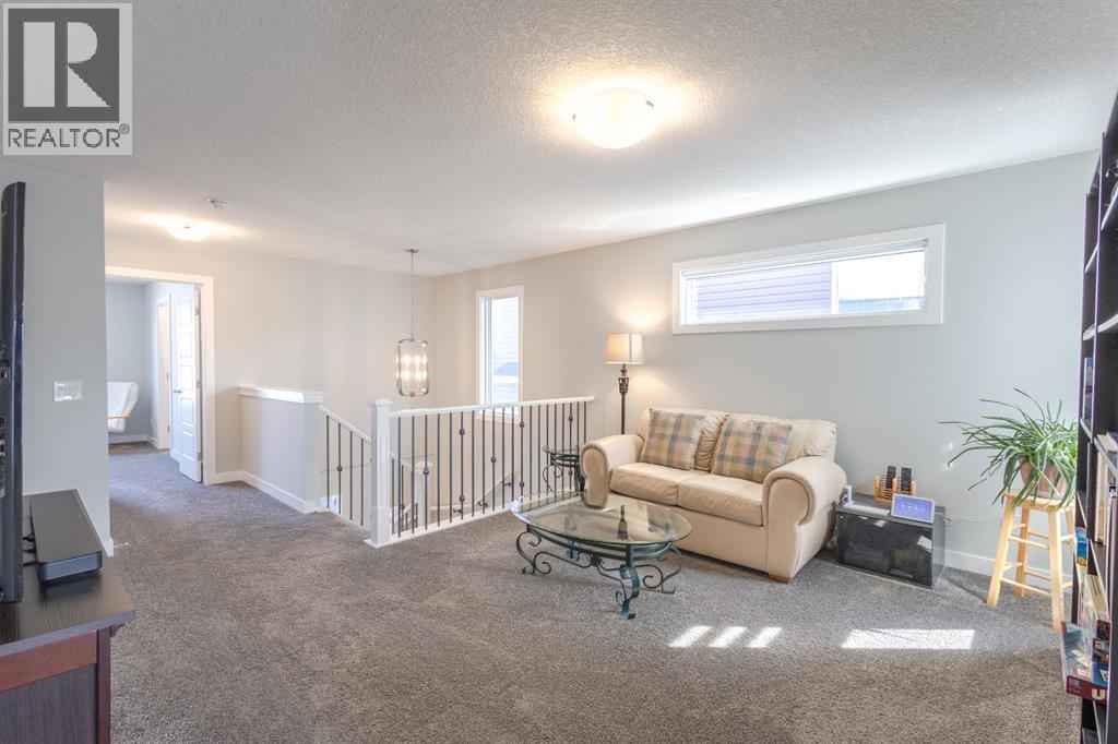 301 Crestmont Drive Sw, Calgary, Alberta  T3B 6G9 - Photo 19 - A2298416