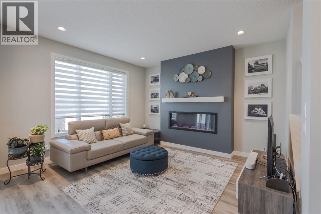 301 Crestmont Drive Sw, Calgary, Alberta  T3B 6G9 - Photo 9 - A2298416