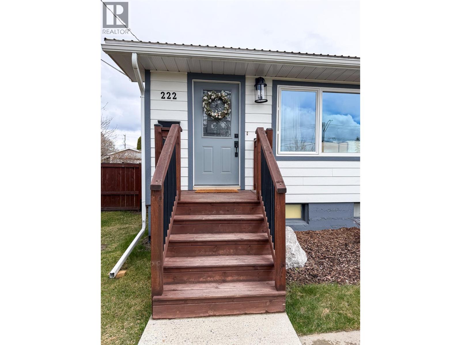 222 16th Avenue S, Cranbrook, British Columbia  V1C 2Z6 - Photo 3 - 10383720