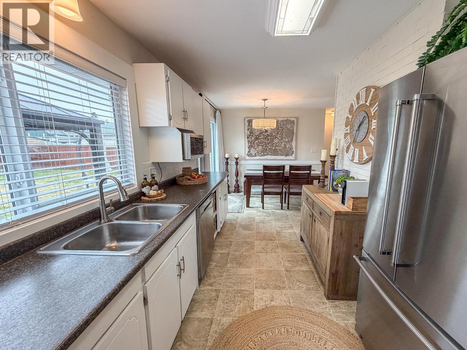 222 16th Avenue S, Cranbrook, British Columbia  V1C 2Z6 - Photo 18 - 10383720