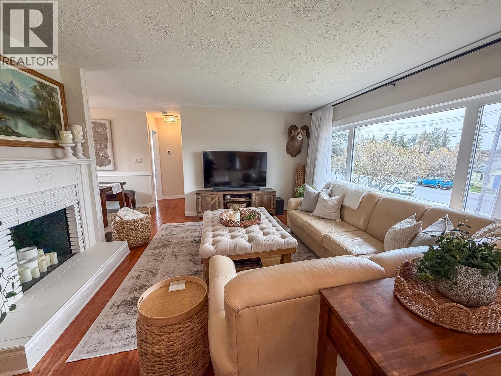 222 16th Avenue S, Cranbrook, British Columbia  V1C 2Z6 - Photo 8 - 10383720