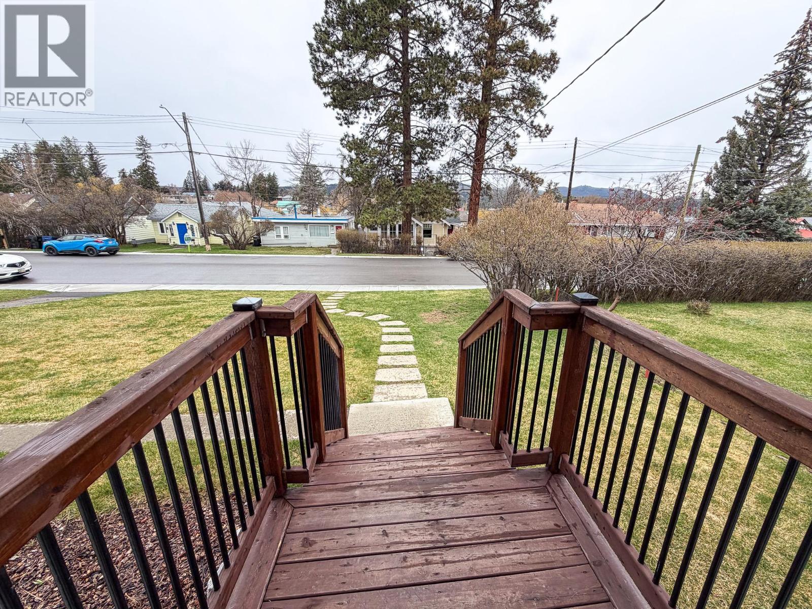 222 16th Avenue S, Cranbrook, British Columbia  V1C 2Z6 - Photo 4 - 10383720