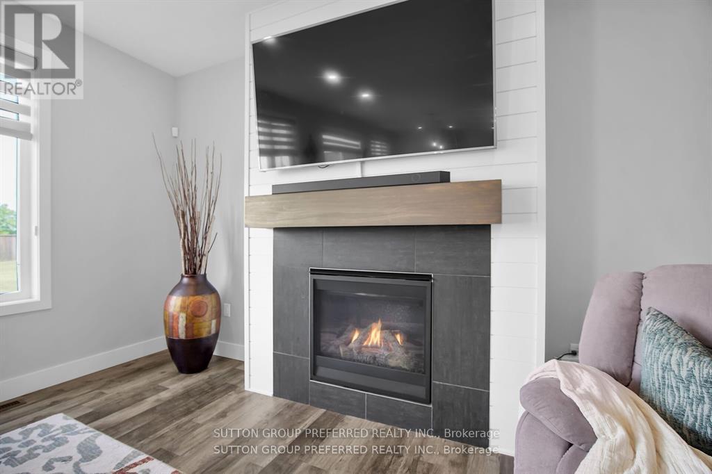 551 Scenic Court, Warwick, Ontario  N0M 2S0 - Photo 11 - X13012226