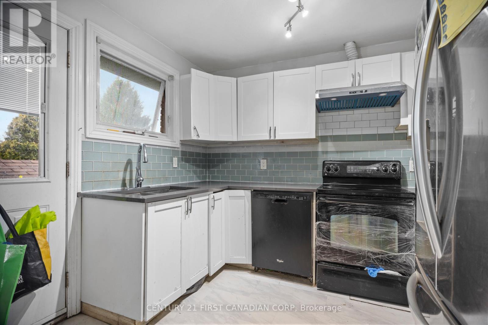 692 Sevilla Park Place, London East, Ontario  N5Y 4J1 - Photo 19 - X13012352