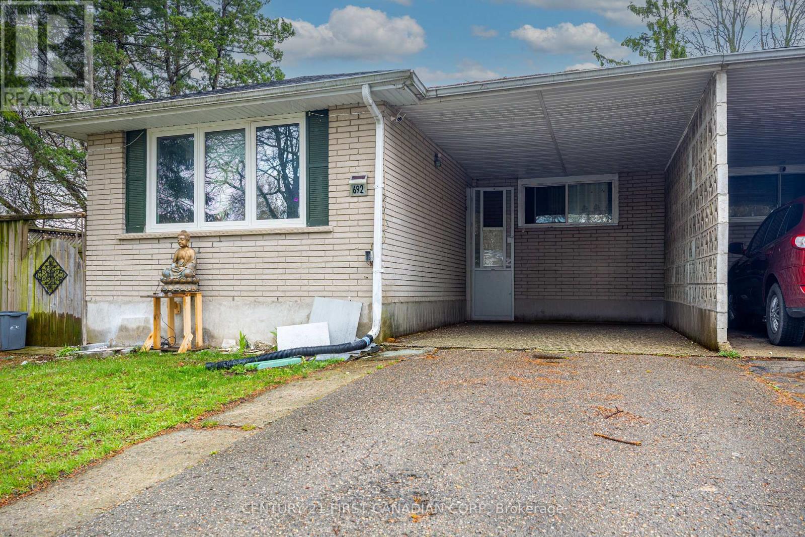 692 Sevilla Park Place, London East, Ontario  N5Y 4J1 - Photo 3 - X13012352