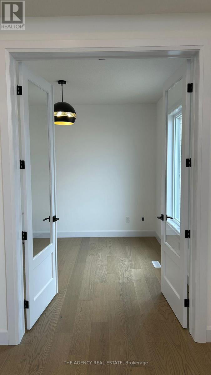 3140 Regiment Road W, London South, Ontario  N6P 0H2 - Photo 3 - X13012446