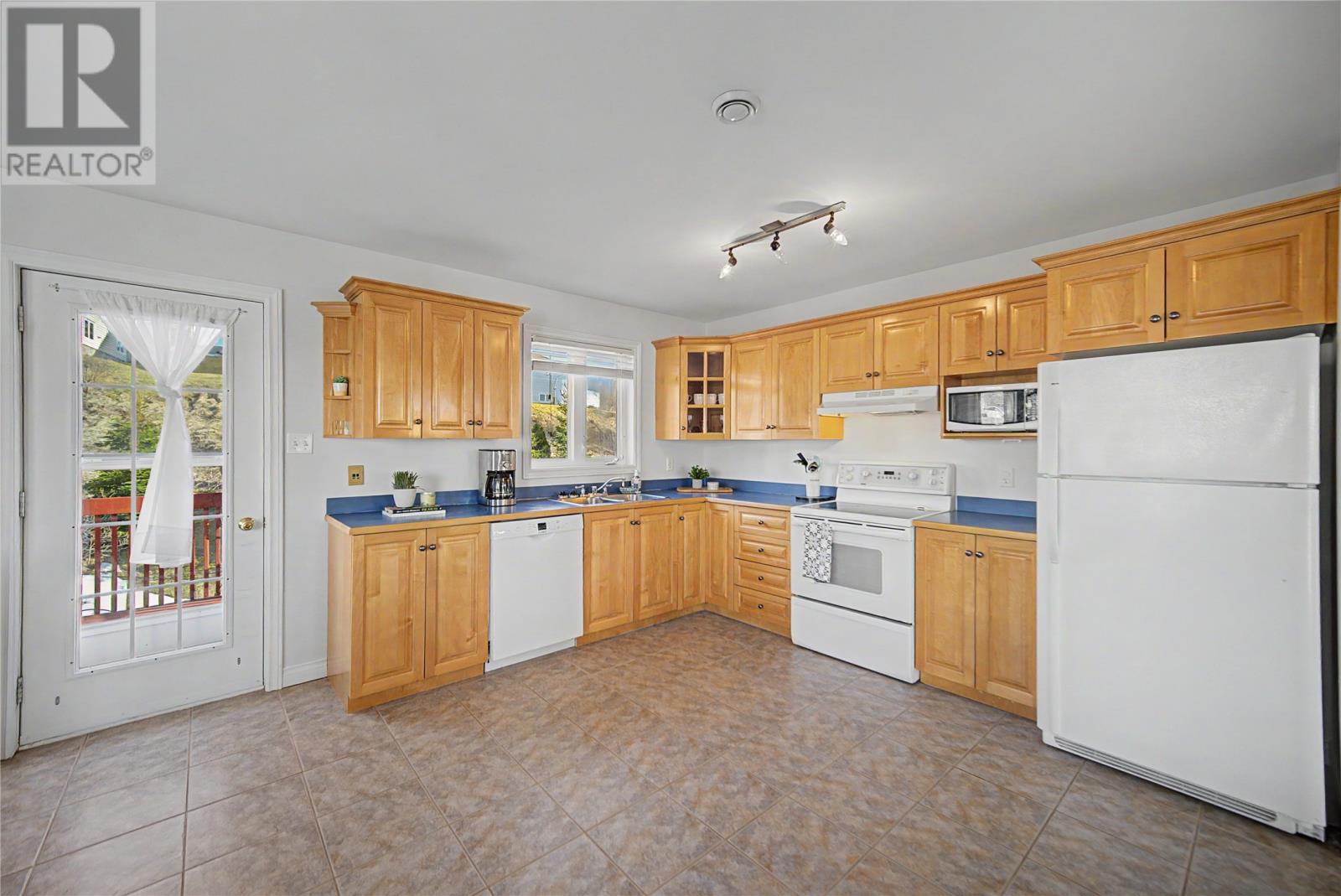 38 Motion Lane, Torbay, Newfoundland & Labrador  A1K 1A7 - Photo 6 - 1296287