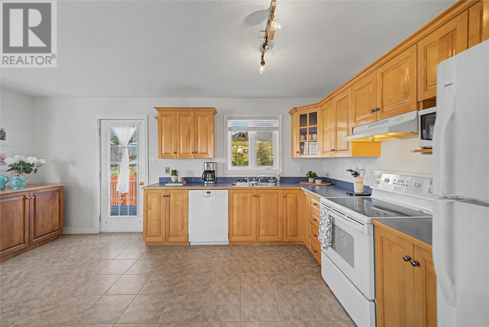 38 Motion Lane, Torbay, Newfoundland & Labrador  A1K 1A7 - Photo 8 - 1296287