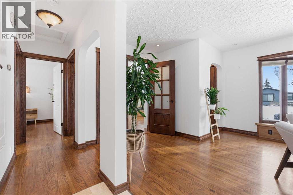 1907 Kelwood Drive SW, Calgary, Alberta  T3E 3Z4 - Photo 18 - A2302714