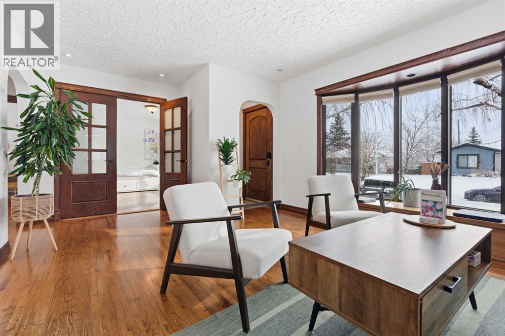 1907 Kelwood Drive SW, Calgary, Alberta  T3E 3Z4 - Photo 8 - A2302714