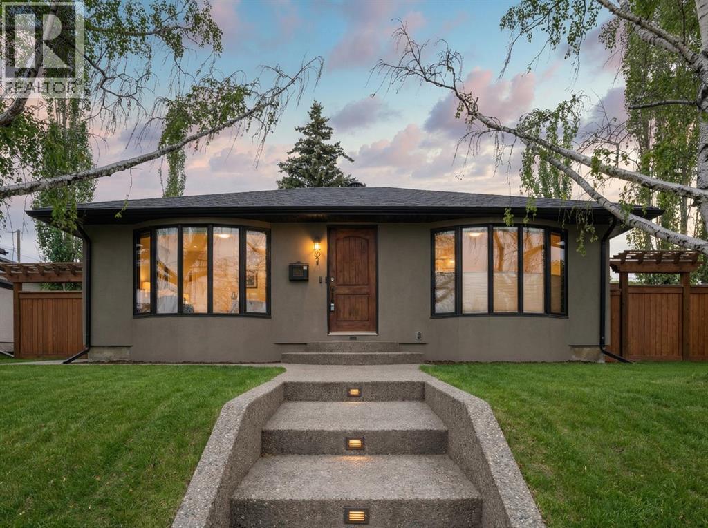 1907 Kelwood Drive SW, Calgary, Alberta  T3E 3Z4 - Photo 2 - A2302714