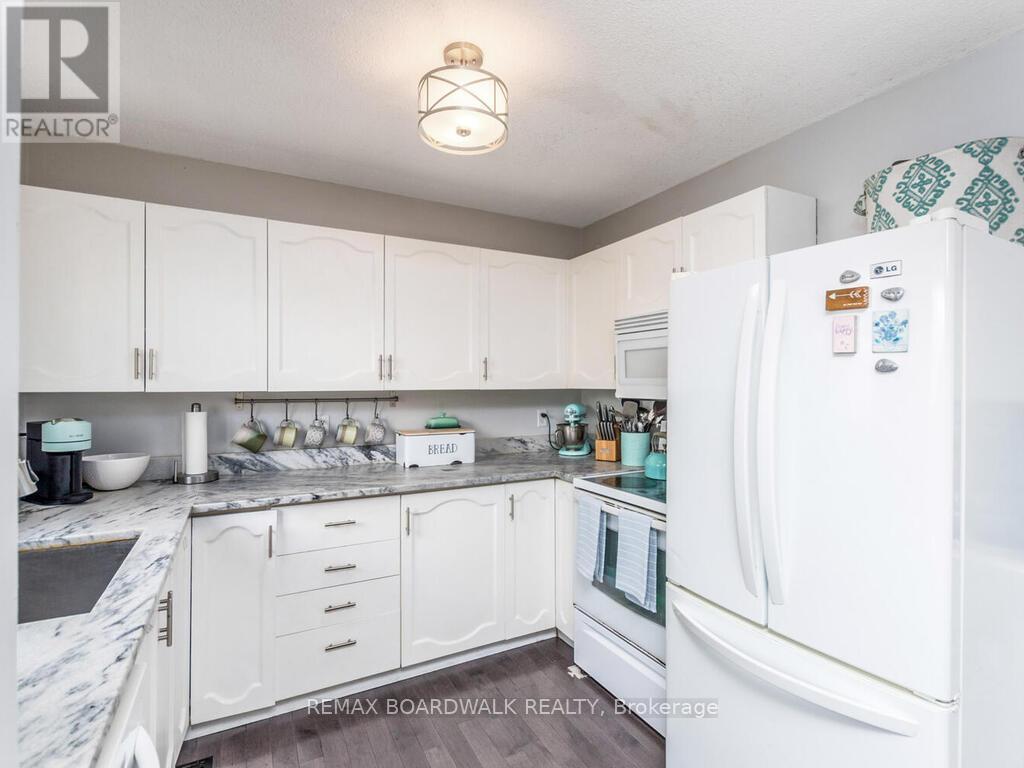 15 Terry Fox Avenue, Carleton Place, Ontario  K7C 4G2 - Photo 13 - X13012270