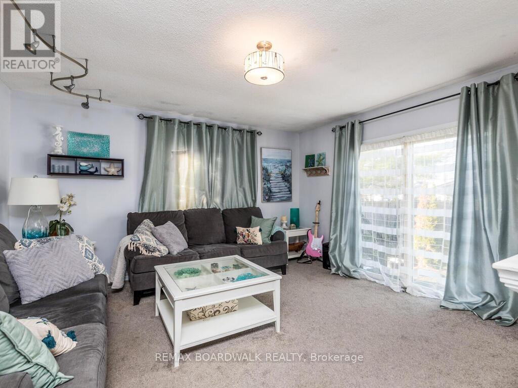 15 Terry Fox Avenue, Carleton Place, Ontario  K7C 4G2 - Photo 6 - X13012270