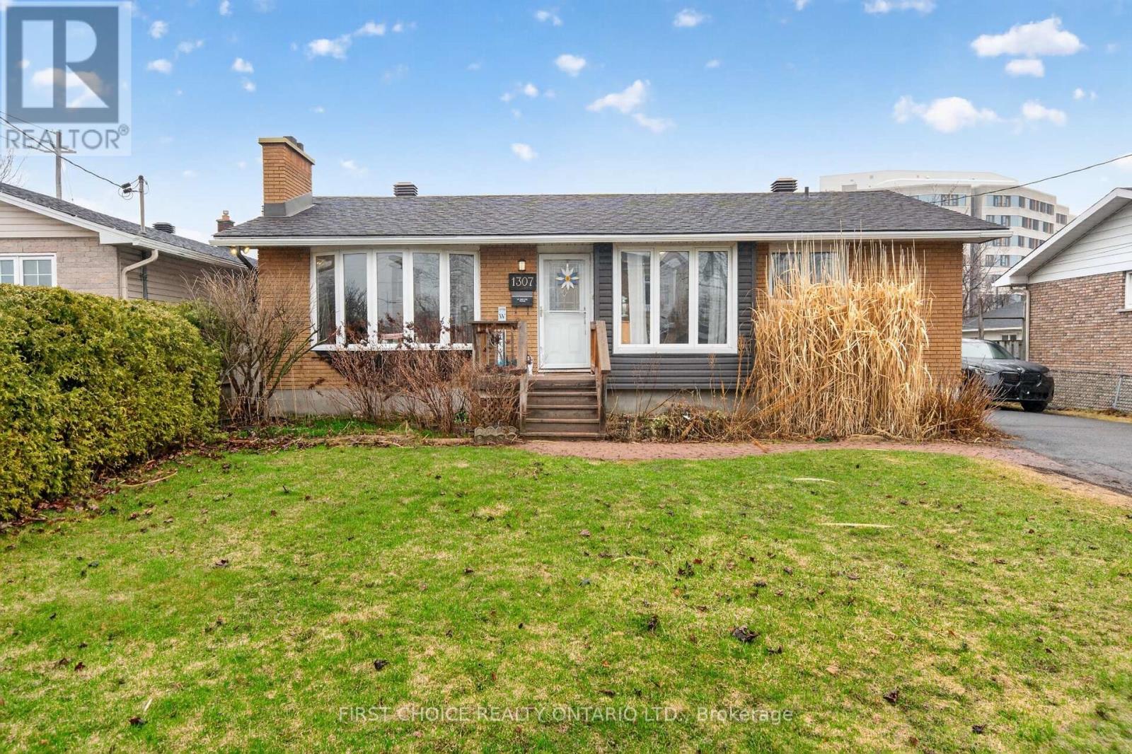 1307 AURELE STREET, Ottawa, Ontario