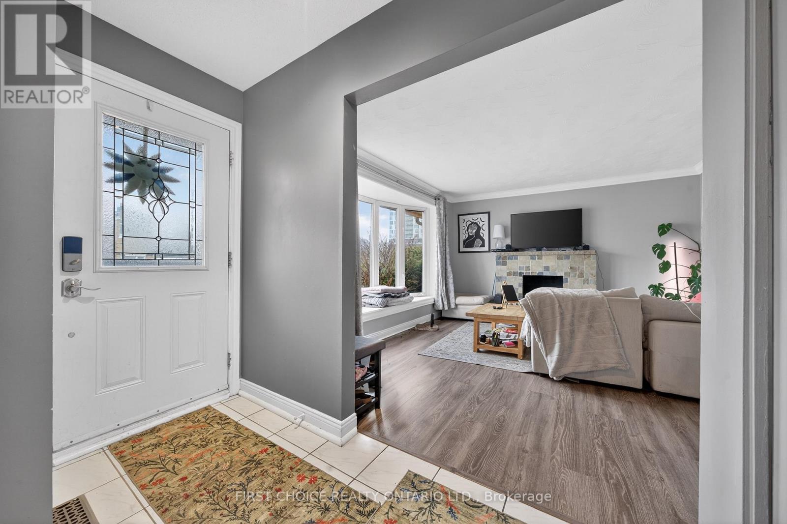 1307 Aurele Street, Ottawa, Ontario  K1B 3L4 - Photo 3 - X13012480