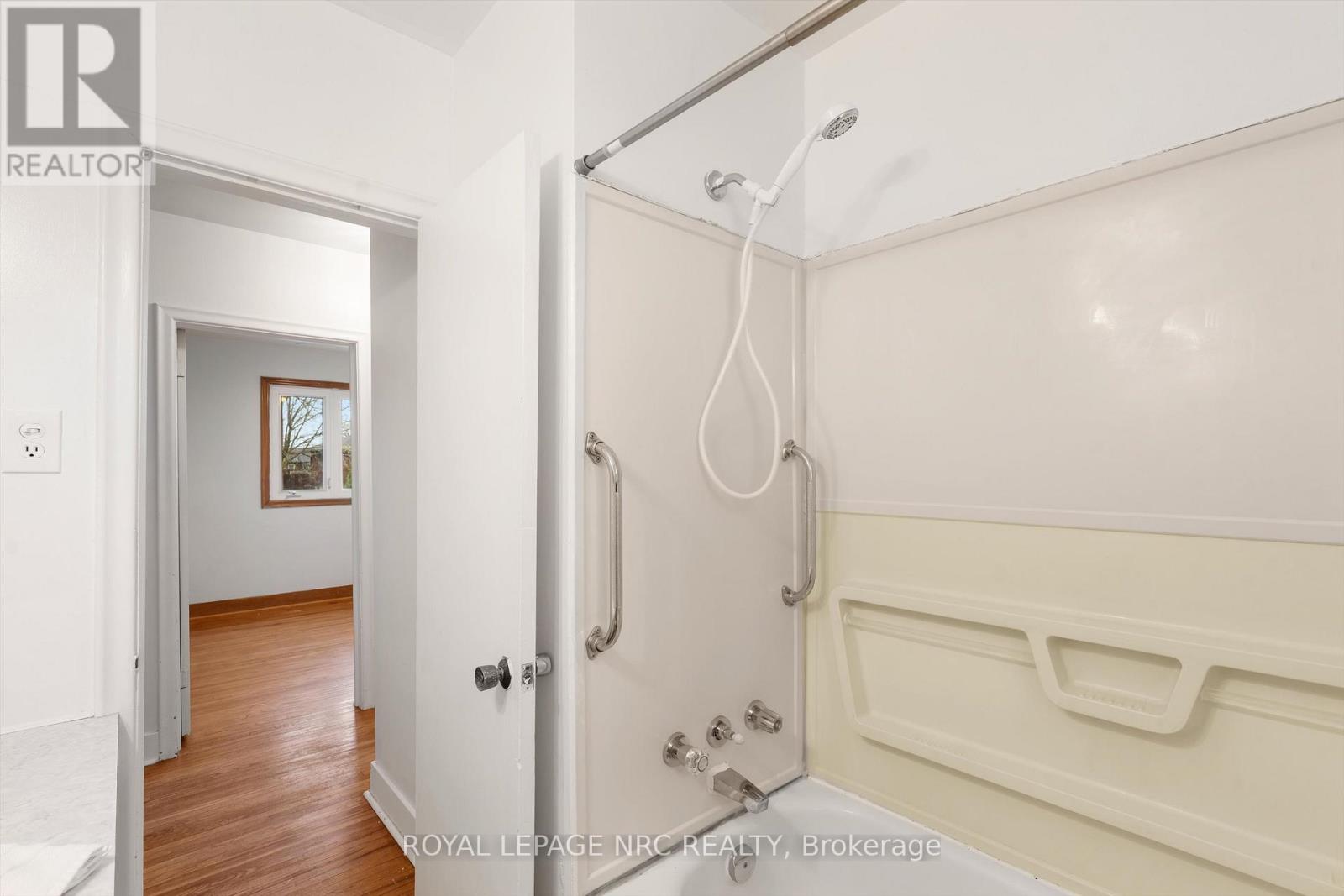 17 Milton Road, St. Catharines, Ontario  L2P 3E7 - Photo 17 - X13012224