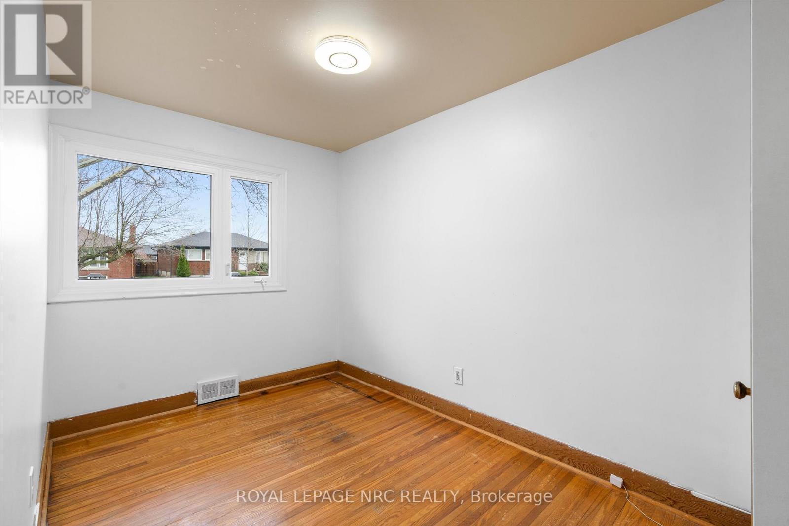 17 Milton Road, St. Catharines, Ontario  L2P 3E7 - Photo 18 - X13012224