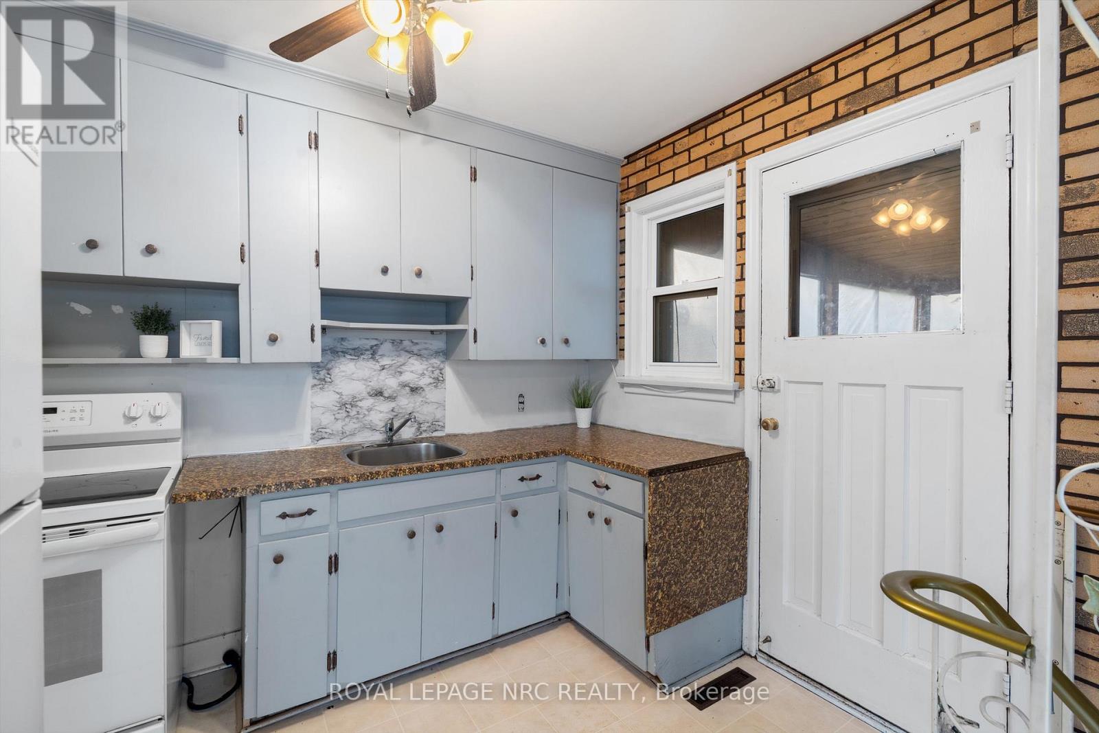 17 Milton Road, St. Catharines, Ontario  L2P 3E7 - Photo 9 - X13012224