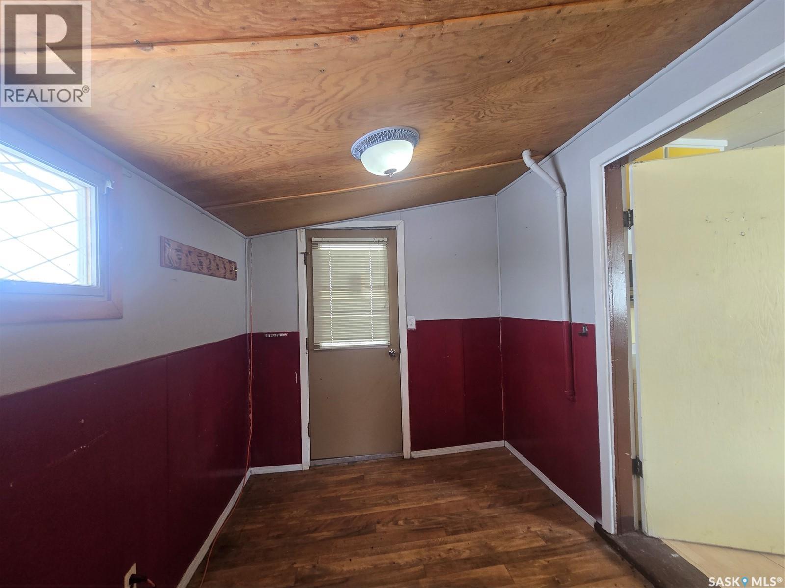 803 Hall Street, Loreburn, Saskatchewan  S7H 0C1 - Photo 10 - SK033237