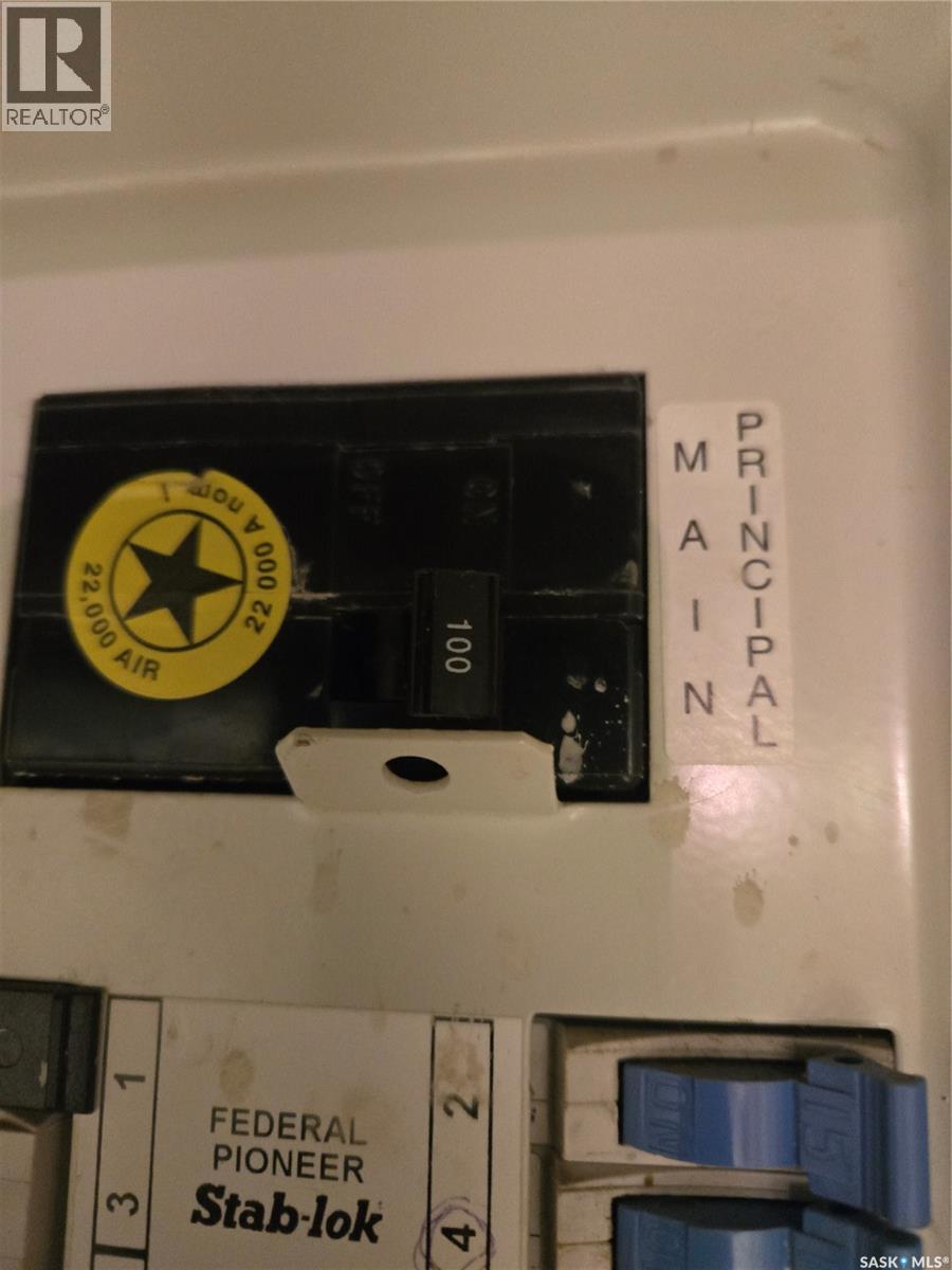 803 Hall Street, Loreburn, Saskatchewan  S7H 0C1 - Photo 19 - SK033237