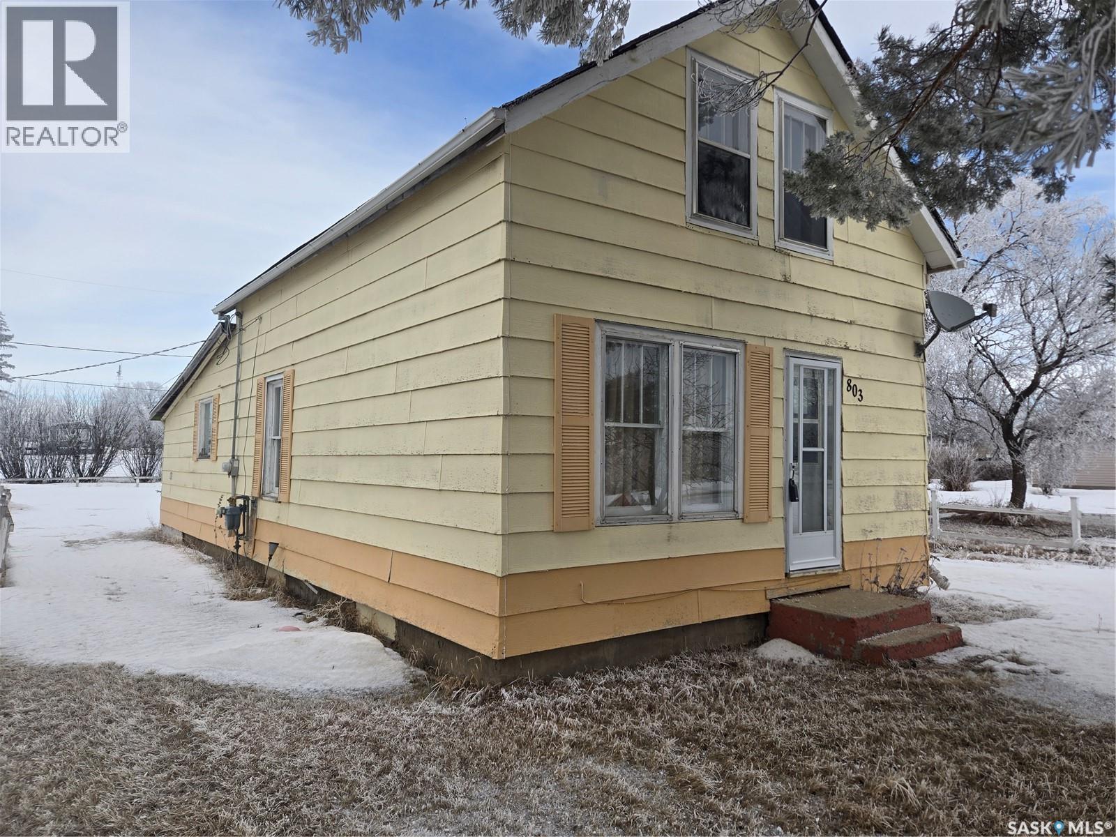 803 Hall Street, Loreburn, Saskatchewan  S7H 0C1 - Photo 2 - SK033237