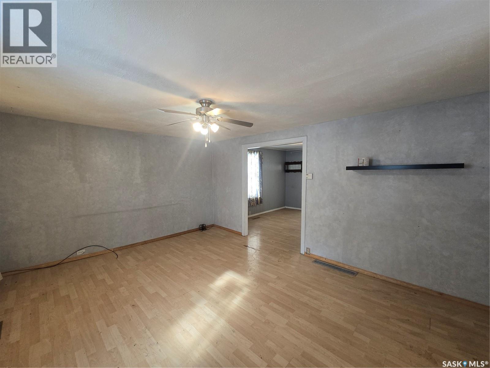 803 Hall Street, Loreburn, Saskatchewan  S7H 0C1 - Photo 3 - SK033237