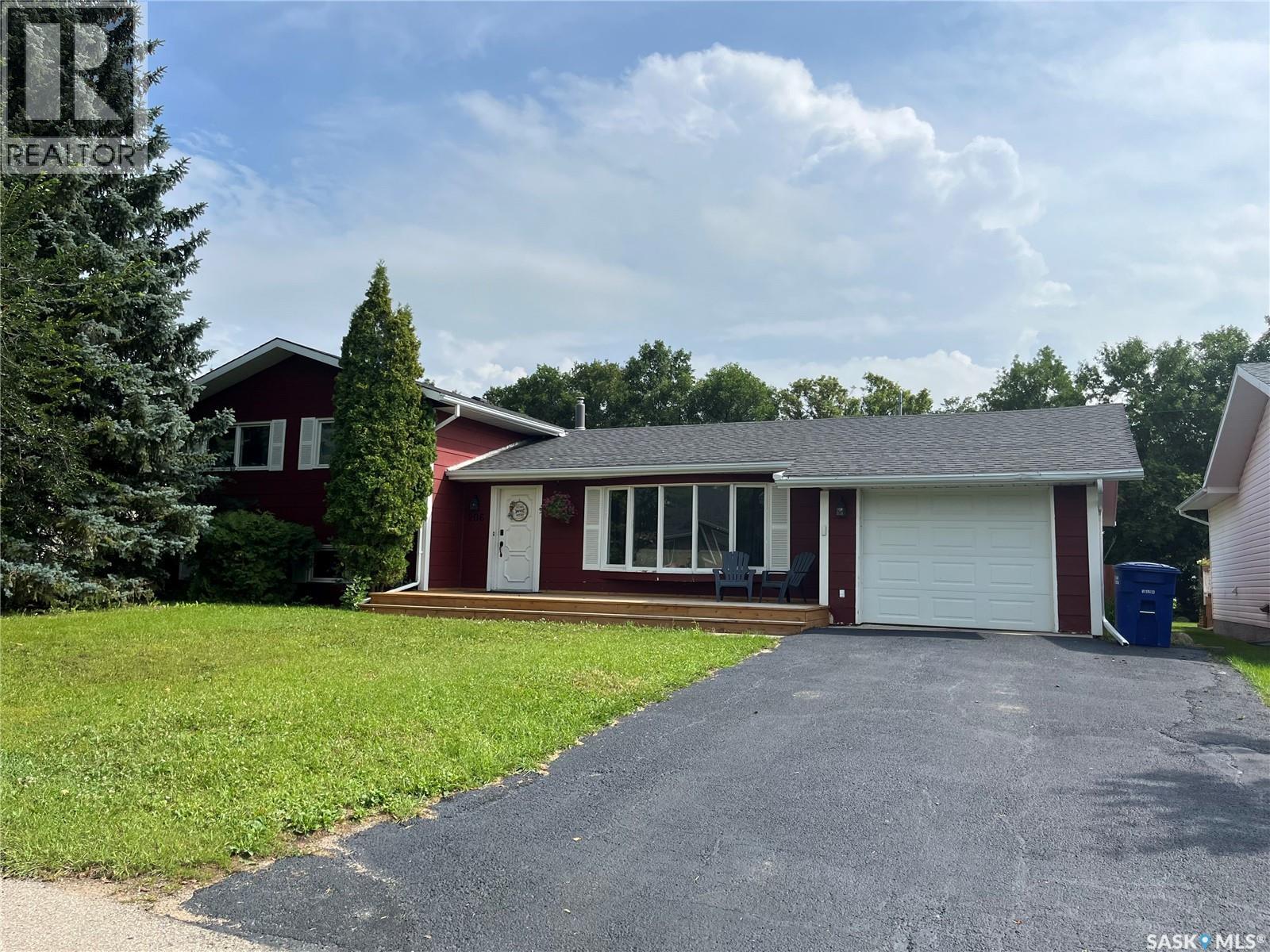 206 3rd Avenue, Caronport, Saskatchewan  S0H 0S0 - Photo 1 - SK033185