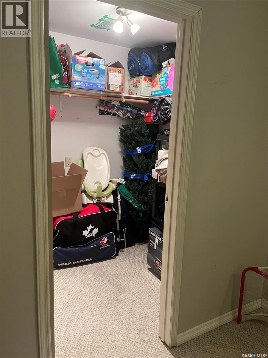 206 3rd Avenue, Caronport, Saskatchewan  S0H 0S0 - Photo 33 - SK033185