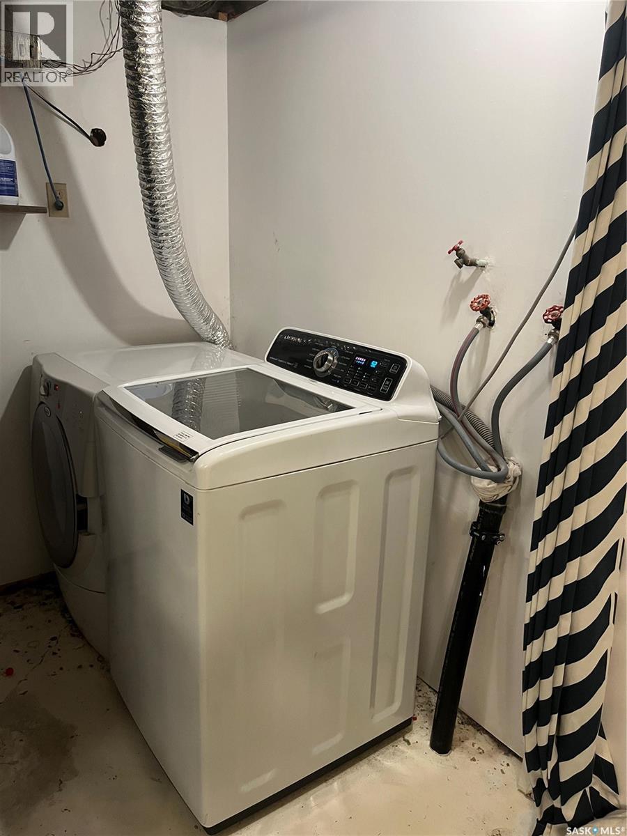 206 3rd Avenue, Caronport, Saskatchewan  S0H 0S0 - Photo 36 - SK033185