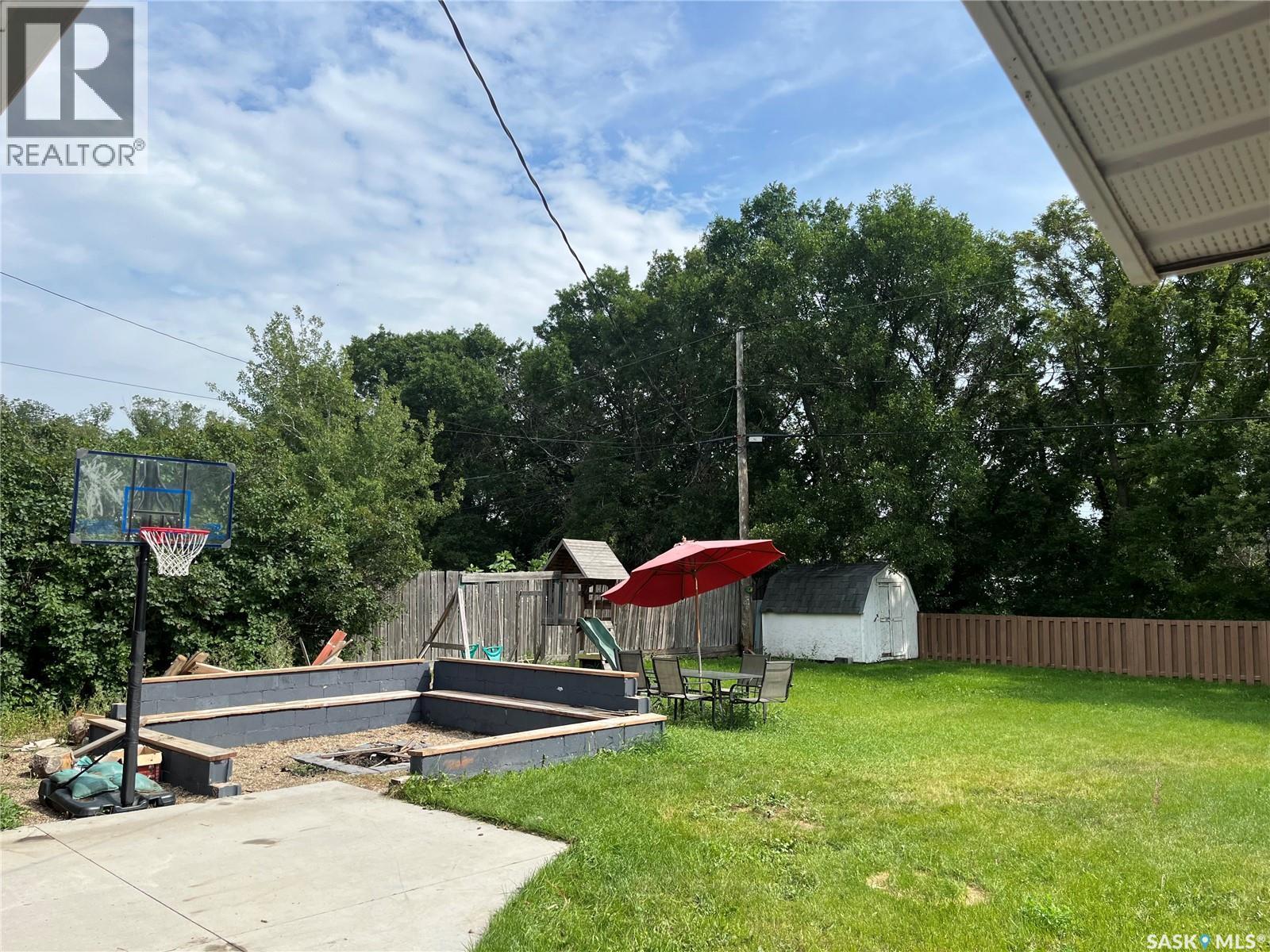 206 3rd Avenue, Caronport, Saskatchewan  S0H 0S0 - Photo 38 - SK033185